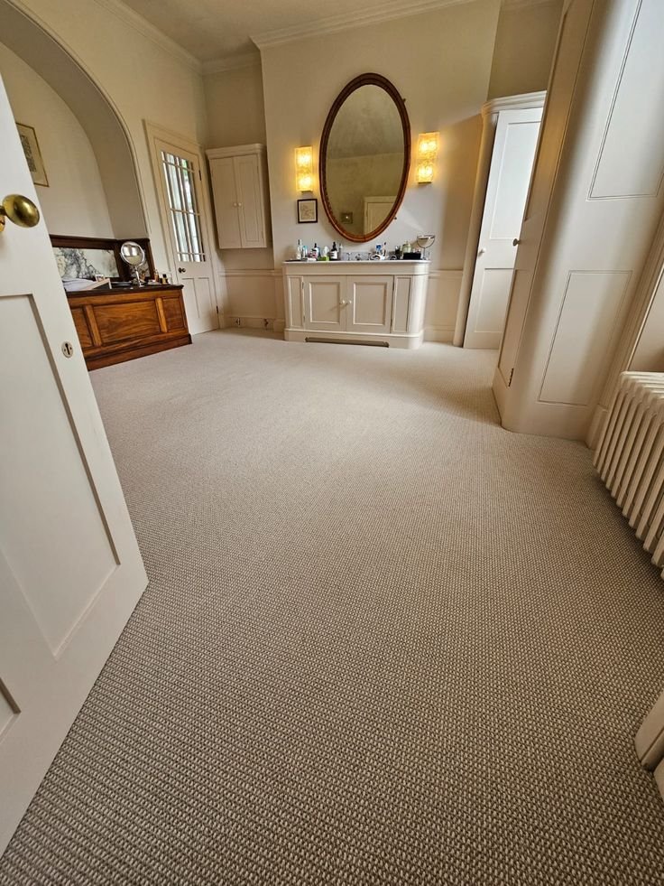 Alfombra bouclé en vestidor residencial
